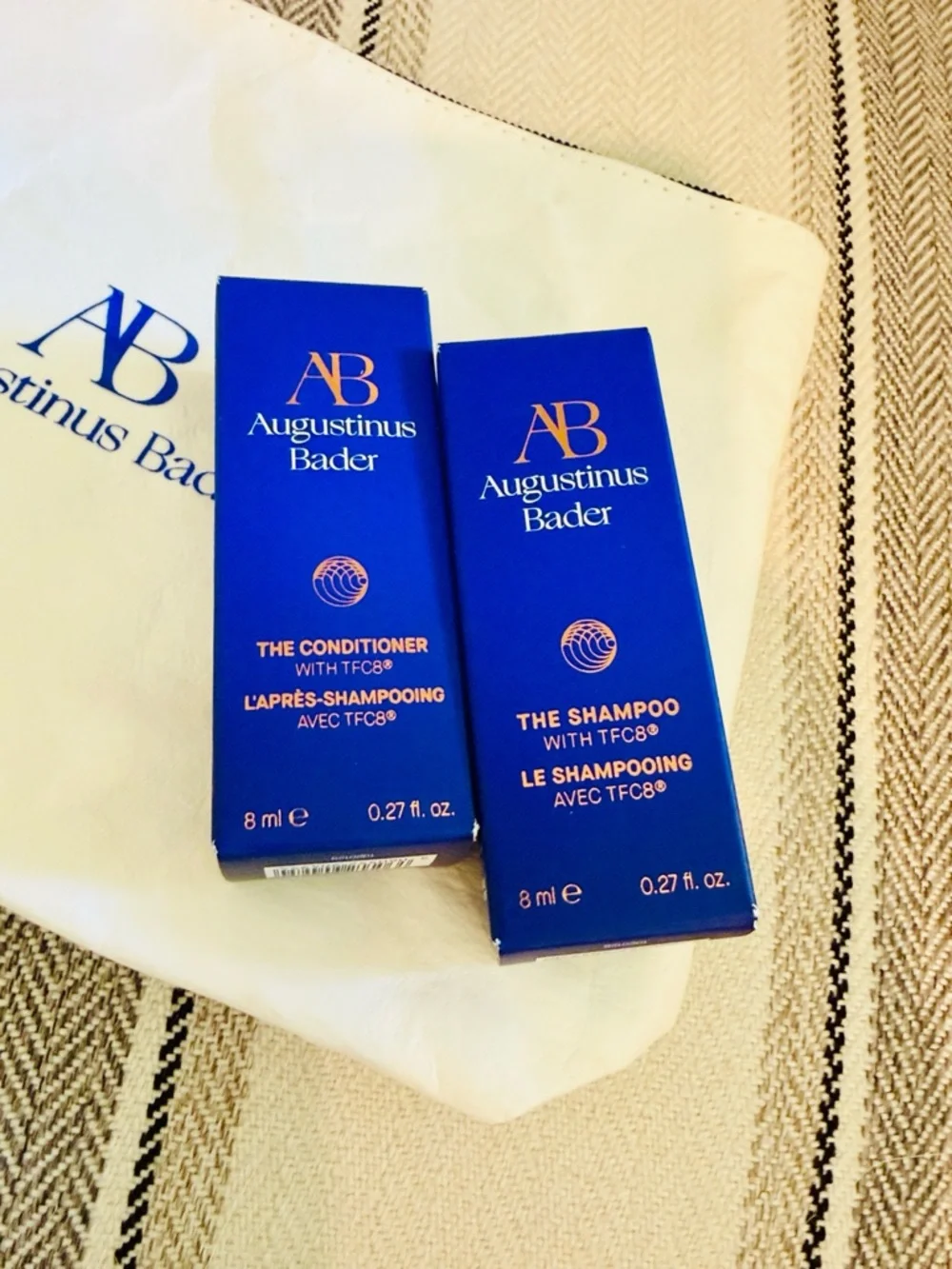 Augustinus Bader White & Blue Protective Face Mask Pouch